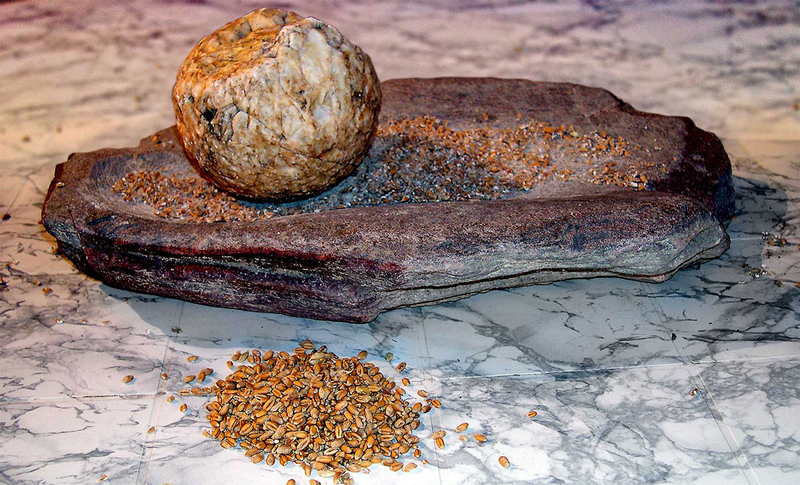Herramientas de piedra del neolítico para procesar grano.
